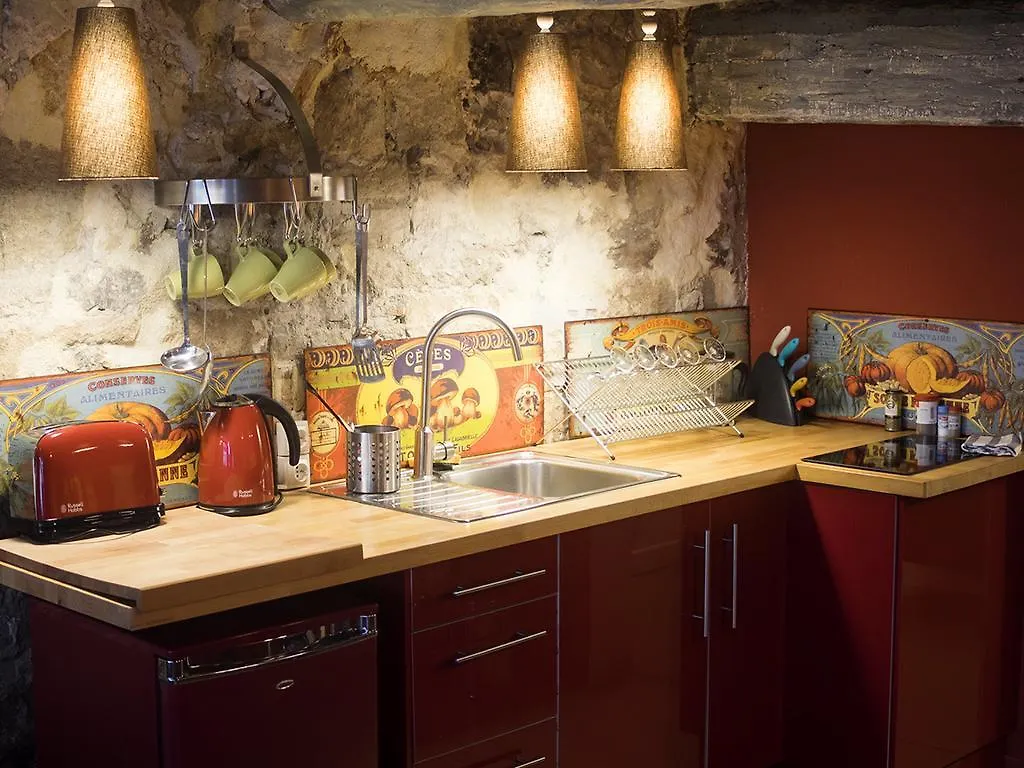 Appartements La Croix - Hyper Centre - Palais Des Papes Et Pont D'Avignon - Wifi 0*,