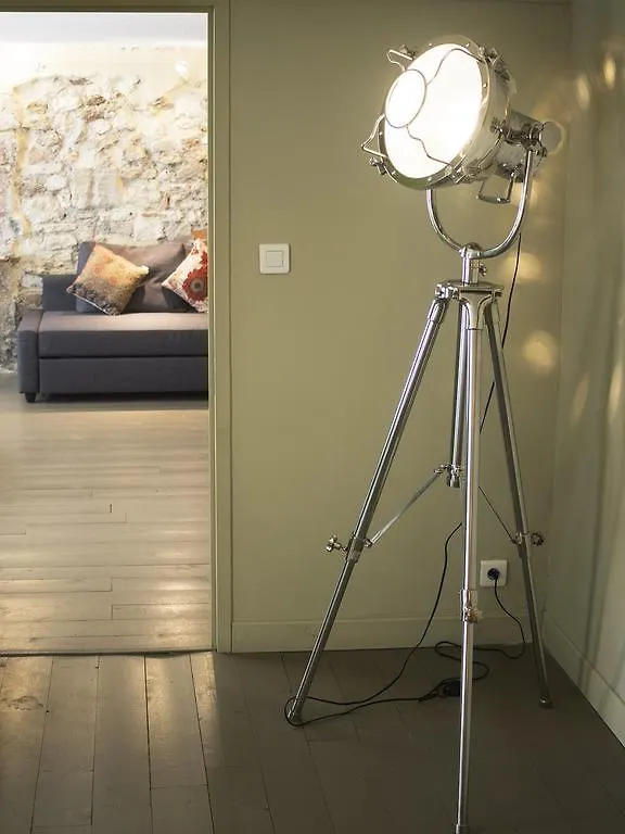 Appartements La Croix - Hyper Centre - Palais Des Papes Et Pont D'Avignon - Wifi 0*,  Francia