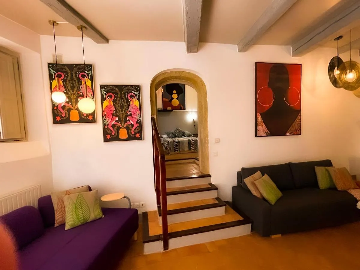 Appartements La Croix - Hyper Centre - Palais Des Papes Et Pont D'Avignon - Wifi 0*, Αβινιόν Γαλλία