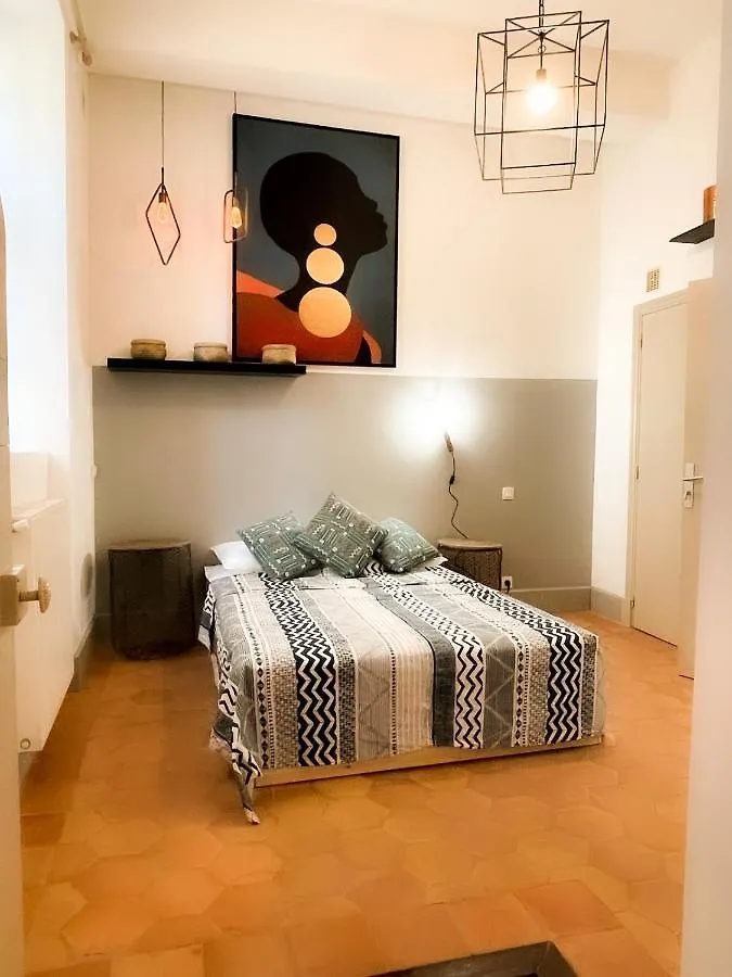 Appartements La Croix - Hyper Centre - Palais Des Papes Et Pont D'Avignon - Wifi Γαλλία