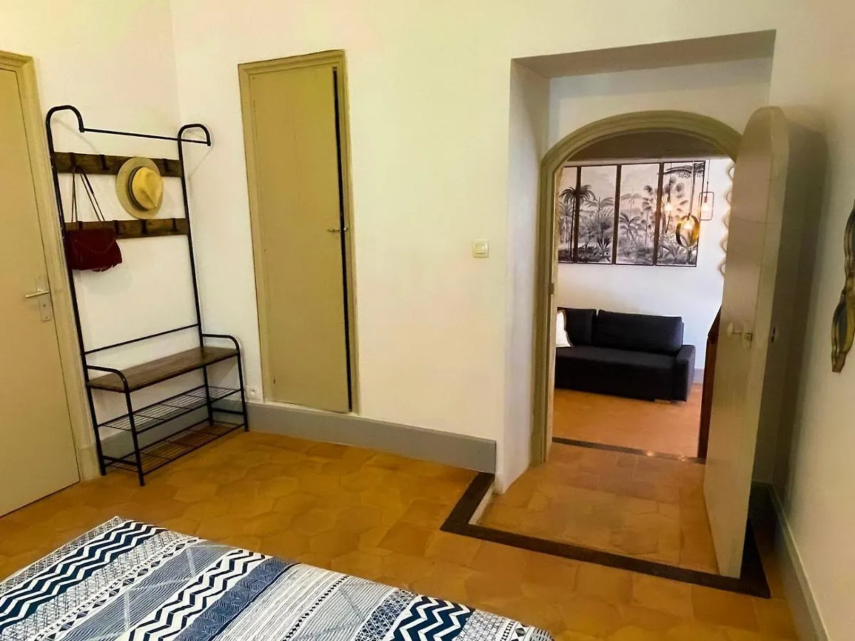 Appartements La Croix - Hyper Centre - Palais Des Papes Et Pont D'Avignon - Wifi 0*, Αβινιόν